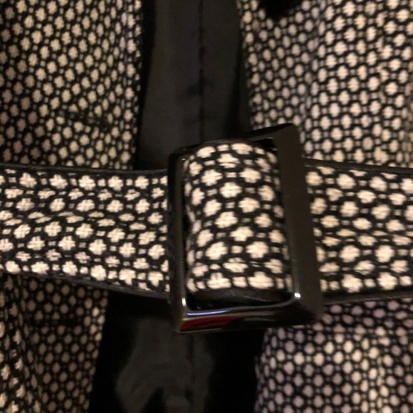 Two Tone Coat with Belt and Pockets - Picture 5 of 8